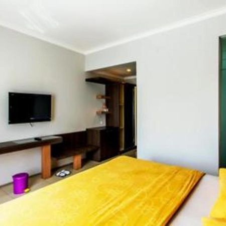 Andelir Hotel Bandung Buitenkant foto
